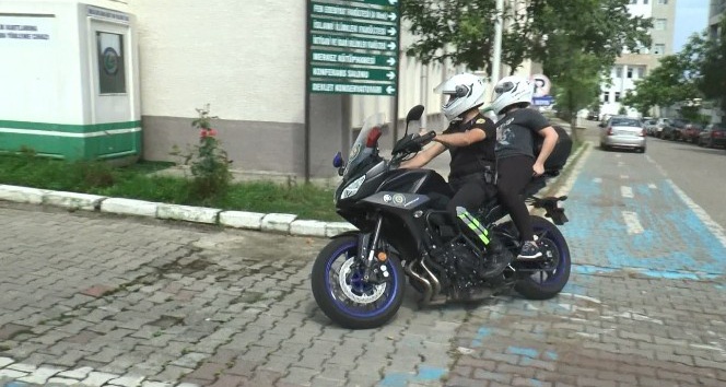 Giresun’da YKS öncesi kimliğini evde unutan öğrencinin imdadına motorize polis ekipleri yetişti