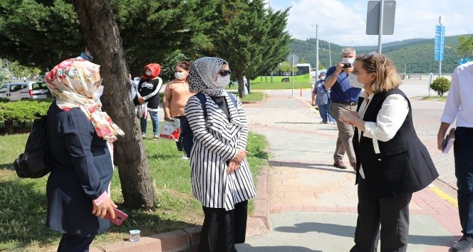 İzmit Belediyesi öğrencileri, YKS’de yalnız bırakmadı