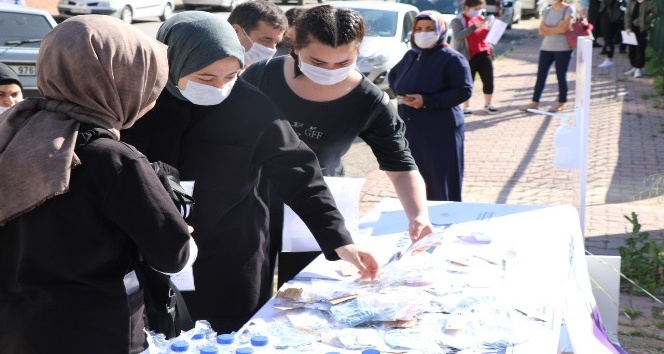 Safranbolu Belediyesi gençlere maske dağıttı