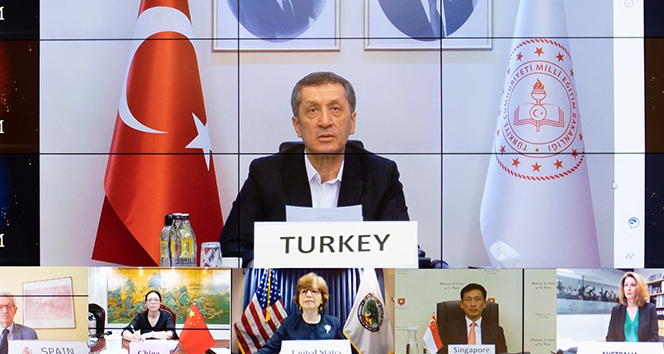 Bakan Selçuk, Türkiye&#039;nin Kovid-19 tecrübelerini G20 ülkelerine anlattı