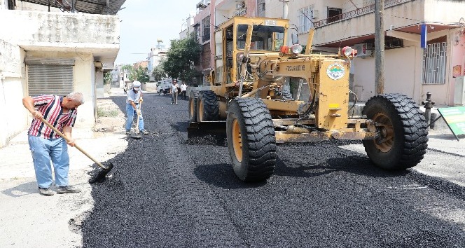Toroslar Belediyesi asfalt çalışmalarını sürdürüyor