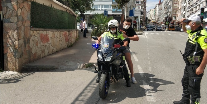 Polis, sınava yetişemeyen öğrenciler için seferber oldu