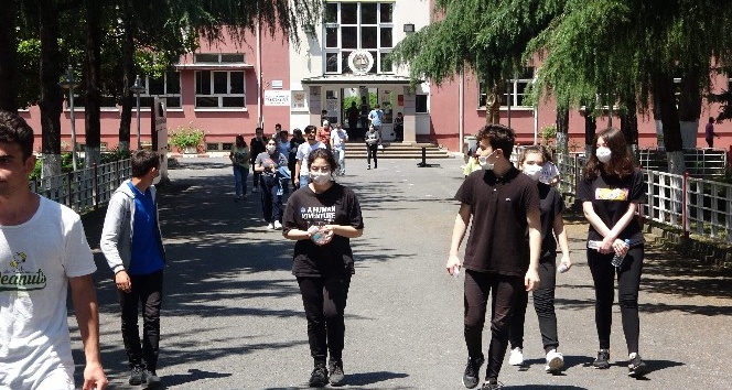 Trabzon’da yaklaşık 25 bin öğrenci YKS için ter döktü