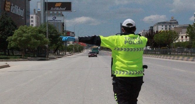 Gaziantep’te 386 sürücüye trafik cezası kesildi