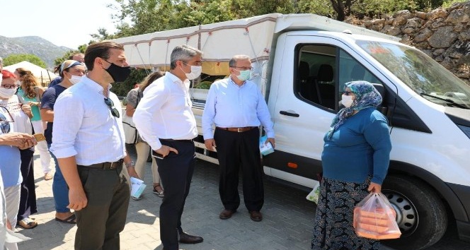 Başkan Oktay, Osmaniye Mahallesi’ni ziyaret etti