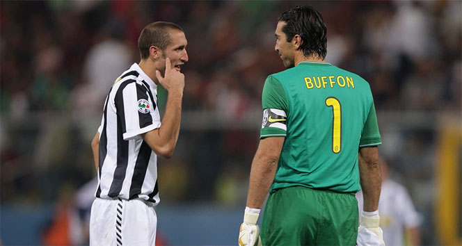 Juventus, Buffon ve Chellini&#039;nin sözleşmelerini uzattı