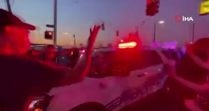 ABD’de polis aracını göstericilerin üzerine sürdü