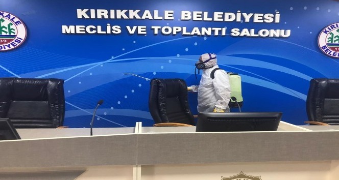 Kırıkkale Belediyesi toplantı salonunu dezenfekte etti