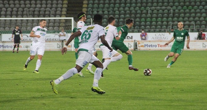 TFF 1. Lig: Giresunspor:0- Bursaspor: 0 (İlkyarı Sonucu)