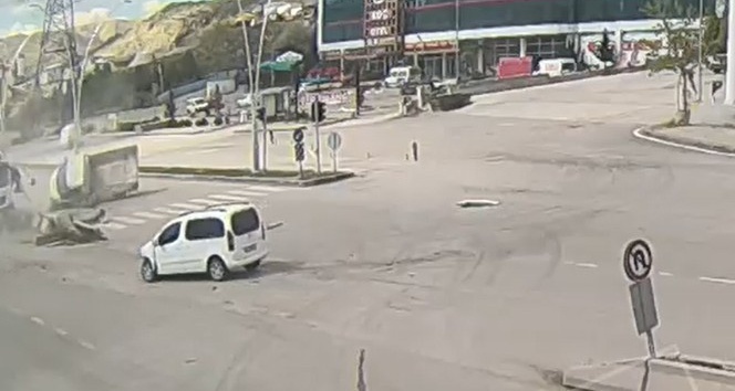 Çankırı’daki trafik kazası KGYS kamerasında