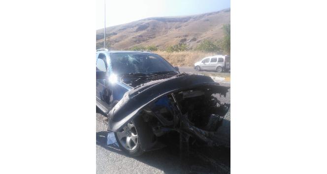 Siirt’te otomobil kamyonla çarpıştı: 1 yaralı