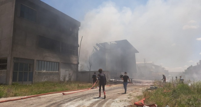Ankara&#039;da boya fabrikasında yangın