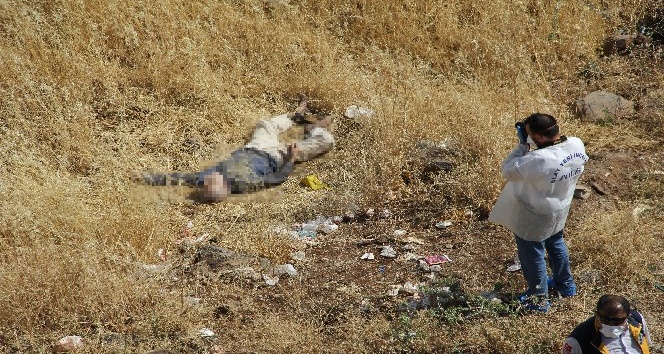Diyarbakır’da boş arazide erkek cesedi bulundu