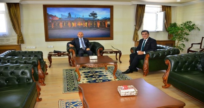 Belediye Başkanı Demir ve Oda Başkanları, Vali Hüseyin Öner’e hayırlı olsun ziyaretinde bulundu