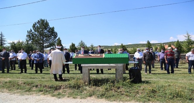 Vali Çelik, Şehit Babası Yaşar Yıldız’ın cenaze merasimine katıldı