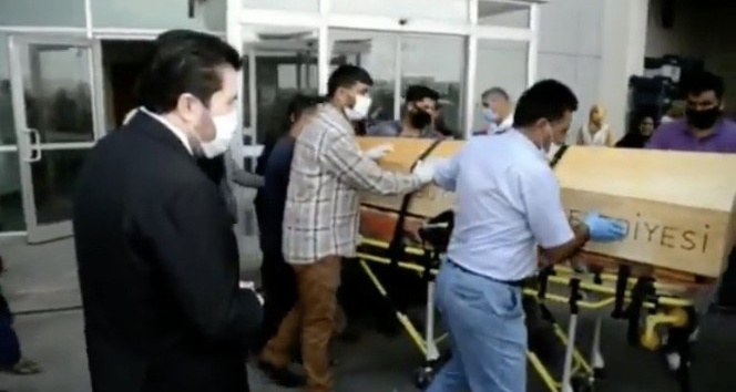 Suriyeli kadının cenazesi, Ağrı Belediyesine ait cenaze aracı ile vatanına gönderildi