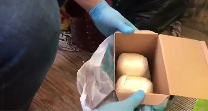 Bebe bisküvisi kutusundan 15 kilo eroin çıktı
