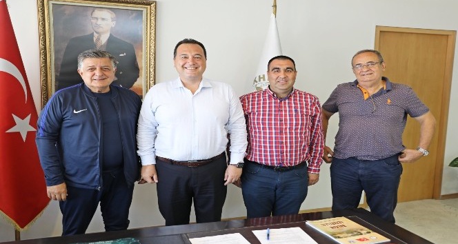 Akhisarspor’un yeni sponsoru Akhisar Belediyesi