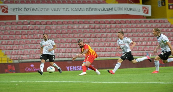 Süper Lig: Kayserispor: 3 - Beşiktaş: 1 (Maç sonucu)