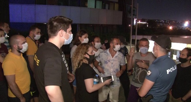 Fikirtepe’de bin 380 dairelik sitede yıllardır elektrik ve su sorunu yaşıyorlar