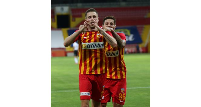 Artem Kravets ligde 6. golünü attı