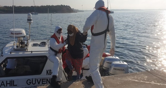 Ölüme terk edilen göçmenleri, Sahil Güvenlik botu kurtardı