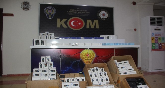 Erzincan’da 568 kaçak cep telefonu ele geçirildi