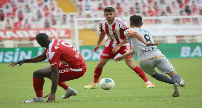 Süper Lig: Sivasspor: 0 - Yeni Malatyaspor: 0 (İlk yarı)