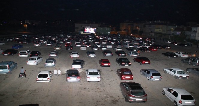 Nasreddin Hoca Şenliğinde arabalı sinema etkinliğine yoğun ilgi