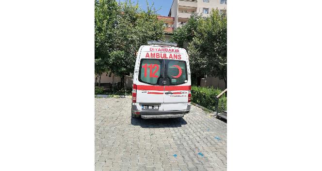 Diyarbakır  İl Sağlık Müdürlüğü, Iğdır  Üniversitesine ambulans hibe etti