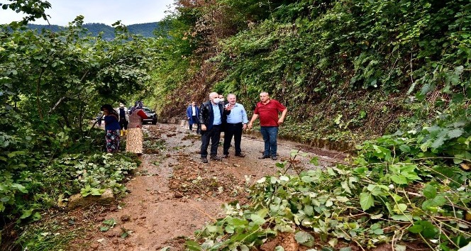 Trabzon’da heyelan nedeniyle kapanan mahalle yolları ulaşıma açıldı