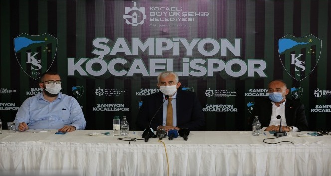 Şampiyon Kocaelispor’a yakışan kutlama