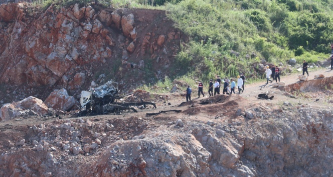 Sakarya&#039;da 3 askerin şehit düştüğü patlama alanı görüntülendi