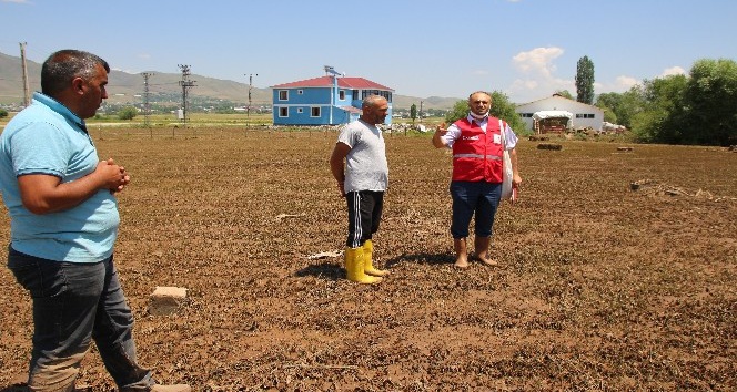 Kızılay Varto Şube Başkanı Yonat sel bölgesinde incelemelerde bulundu