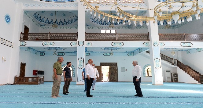 Başkan Uysal, Burdurlu Hasan Dikici Camii’nde incelemelerde bulundu