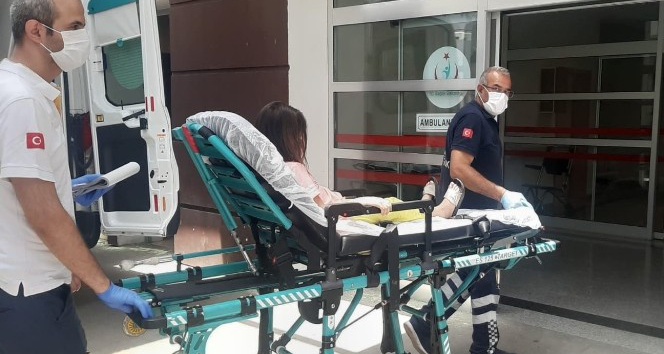 Üzerine dolap düşen çocuk yaralandı