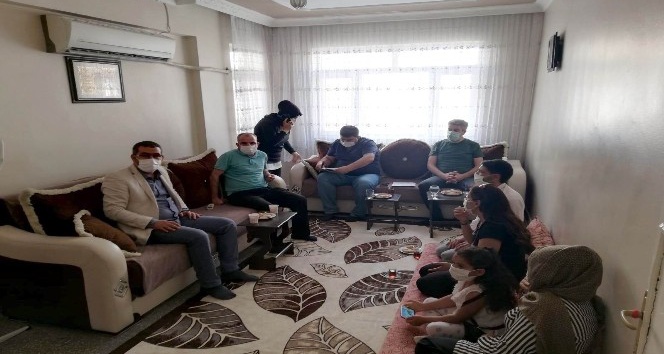 Başkan Gezer ev ziyaretlerini sürdürüyor