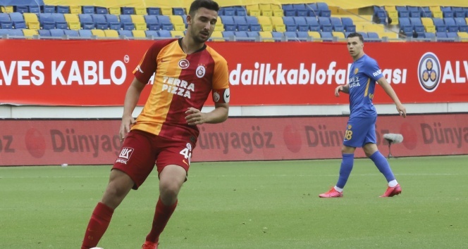 Galatasaray&#039;da 17 yaşındaki Emin Bayram sahaya kaptan çıktı