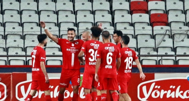 Antalyaspor, sahasında Alanyaspor&#039;u 1-0 mağlup etti