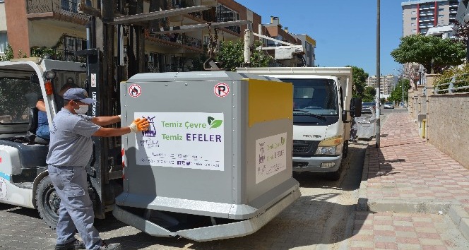 Efeler’de çöp konteynerleri yenilenmeye devam ediyor