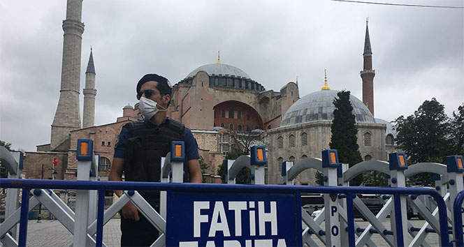 Ayasofya Camii’nde geniş güvenlik önlemleri