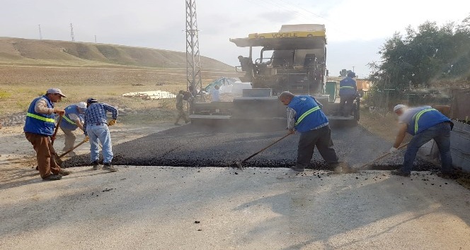 Van Büyükşehir Belediyesi briketçiler sitesinin yolunu asfaltladı
