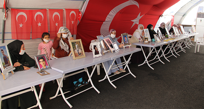 HDP önündeki ailelerin evlat nöbeti 315’inci gününde