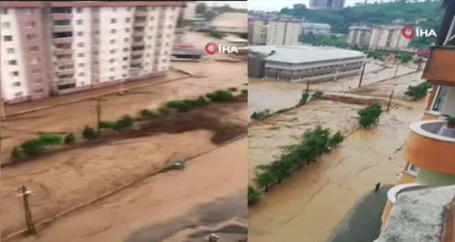 Rize’de ev ve iş yerlerini su bastı, araçlar suyun altında kaldı