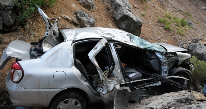 Alanya'da otomobil uçuruma yuvarlandı: 3 ölü, 4 yaralı