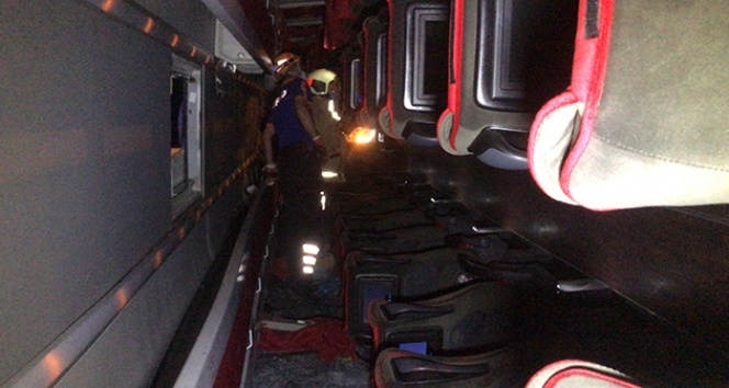 Bursa&#039;da yolcu otobüsü devrildi, ölü ve yaralılar var