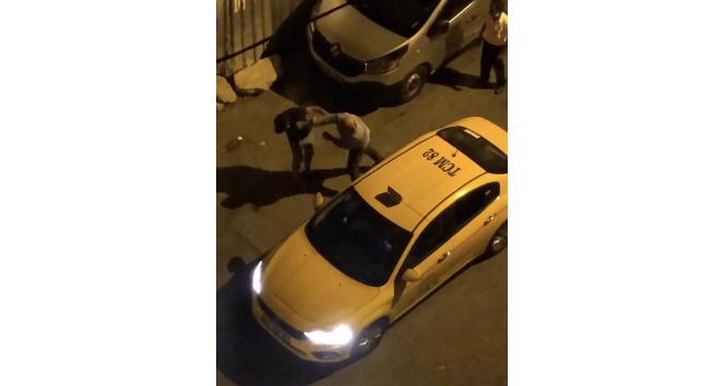 (Özel)- İstanbul’da müşterisini yumruklayan taksicinin belgesi süresiz iptal