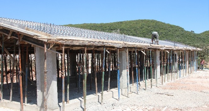 Kaş’ta eski okul binaları hayat buluyor