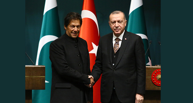 Pakistan Başbakanı Khan&#039;dan Erdoğan&#039;a &#039;15 Temmuz Milli Birlik Günü&#039; mesajı