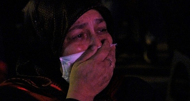 Asker annesi 15 Temmuz gecesi gözyaşlarını tutamadı
